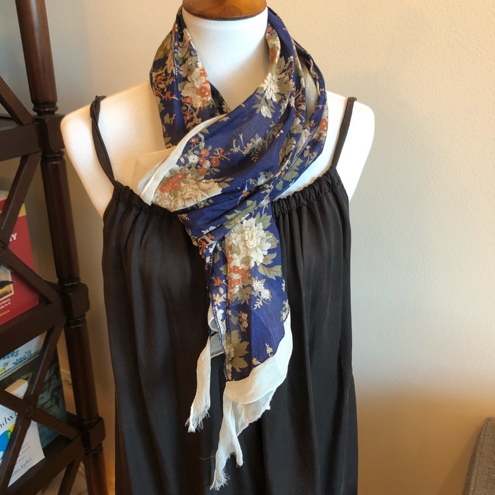Spring blue scarf w/ flower pattern